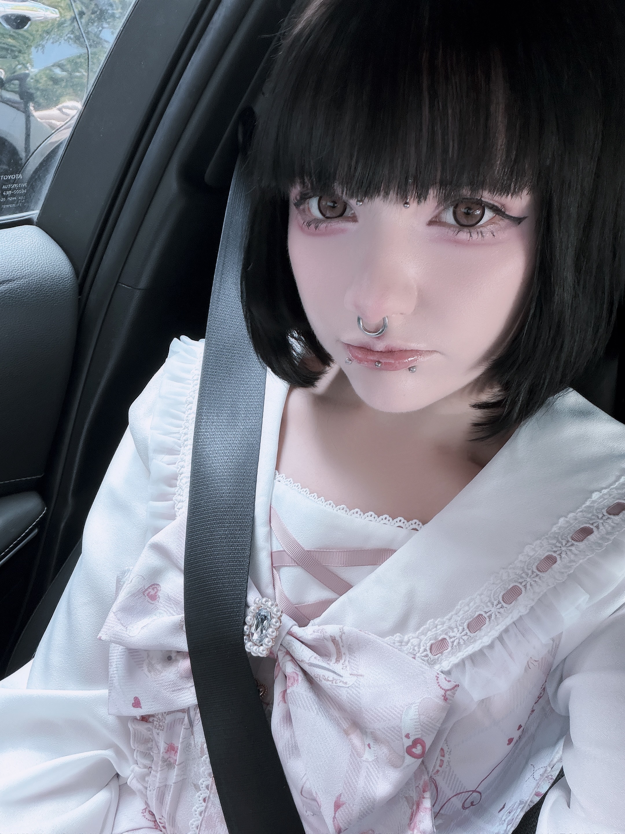 UGC007046