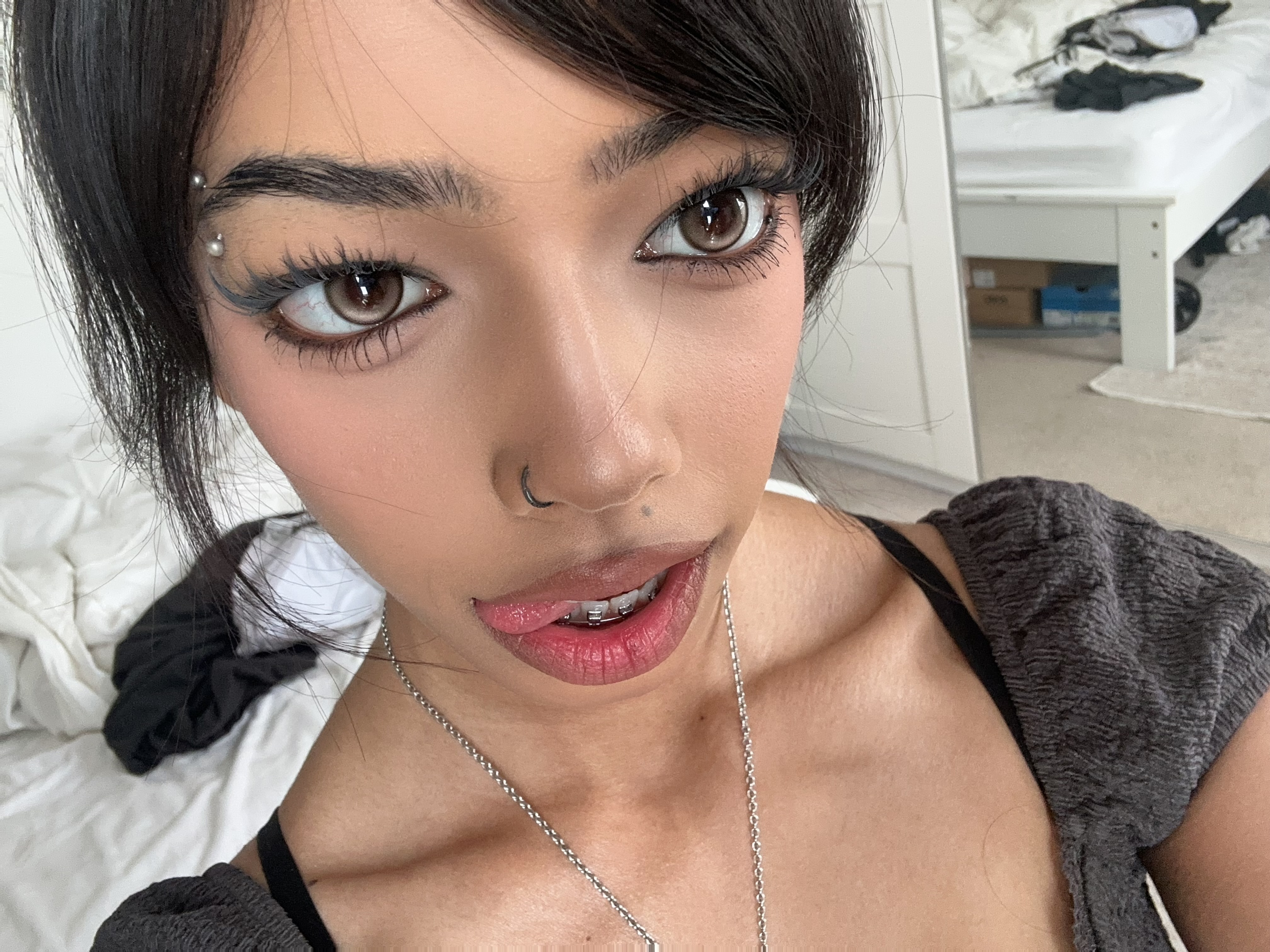UGC004689